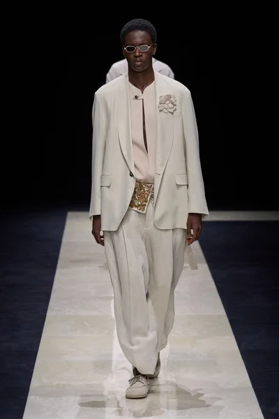 Look 38